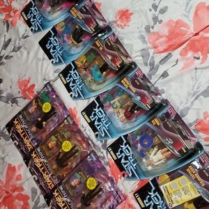 9 Star Trek Figurines Lot